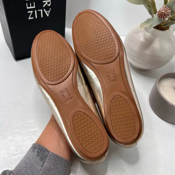 Naturalizer Maxwell Leather Metallic Flat Warm Silver (Gold)Women 8.5 Narrow NWB - Picture 8 of 10